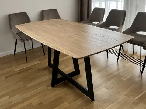 Spisebord Alba i heltre eik