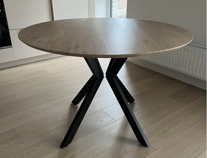 Spisebord Turino i heltre eik