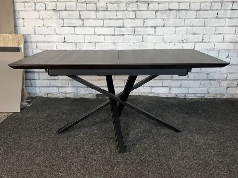 Spisebord Mesina i heltre eik